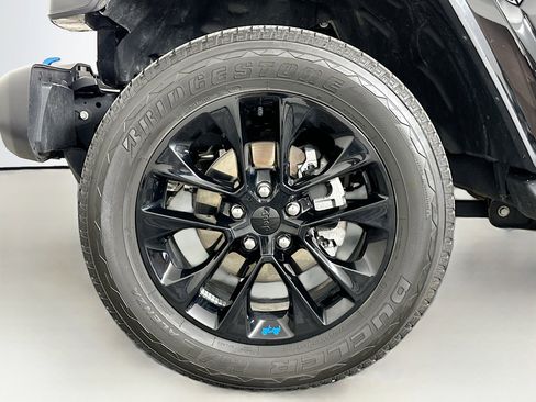 Used 2023 Jeep Wrangler Unlimited Sahara w/ Cold Weather Group AWD/4WD image 11