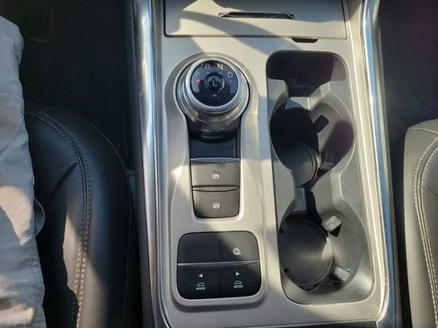 Used 2022 Ford Explorer XLT w/ Equipment Group 202A RWD image 32