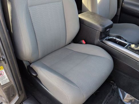 Used 2016 Toyota Tacoma TRD Off-Road image 22