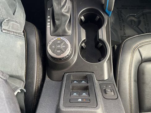 Used 2021 Ford Bronco Badlands image 22