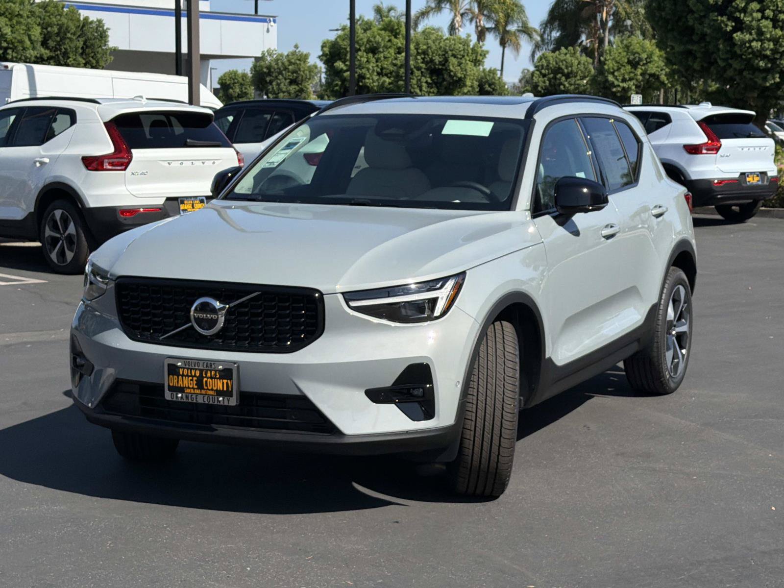 New 2026 Volvo XC40 B5 Plus w/ Protection Package Premier AWD/4WD image 3