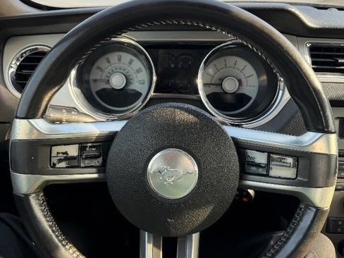 Used 2010 Ford Mustang Premium image 11