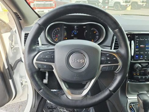 Used 2020 Jeep Grand Cherokee Altitude AWD/4WD image 16