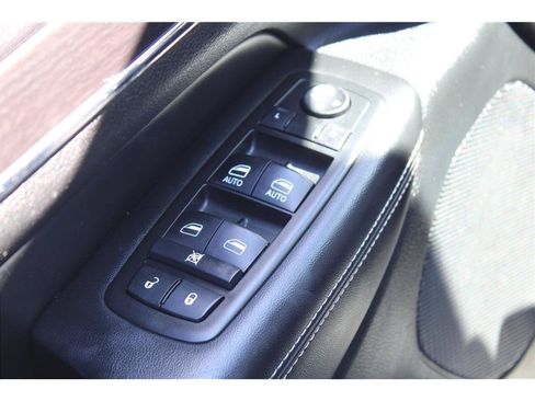 Used 2015 Jeep Grand Cherokee Limited w/ Luxury Group II AWD/4WD image 13