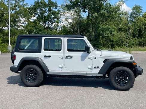 Used 2025 Jeep Wrangler Unlimited Sport AWD/4WD image 4