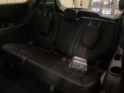 New 2026 Chrysler Pacifica Select FWD image 34