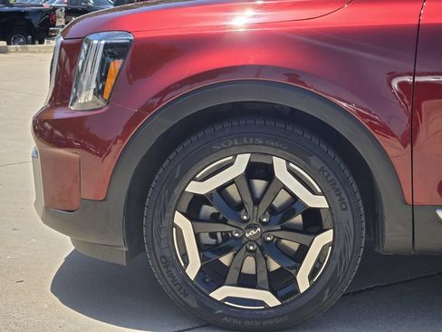Certified 2023 Kia Telluride EX w/ EX Captain's Chair Package FWD image 14