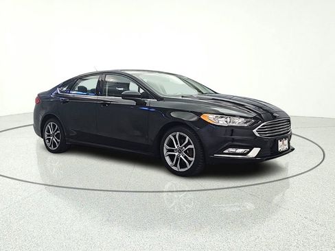 Used 2017 Ford Fusion SE w/ Equipment Group 201A AWD/4WD image 9