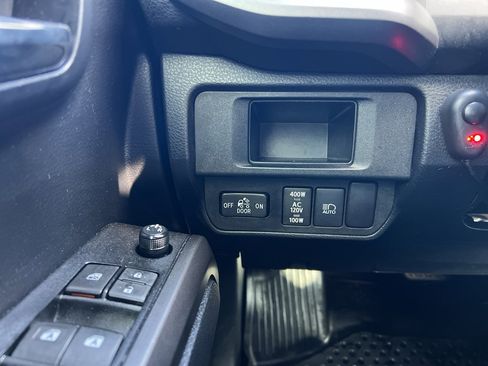 Used 2019 Toyota Tacoma TRD Off-Road image 34