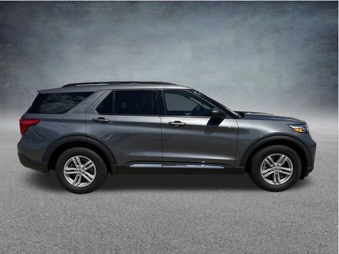Used 2023 Ford Explorer XLT RWD image 10