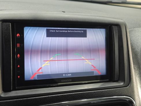 Used 2012 Dodge Grand Caravan SXT FWD image 7