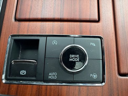 Used 2020 Lincoln Navigator L Reserve w/ Luxury Package RWD image 11