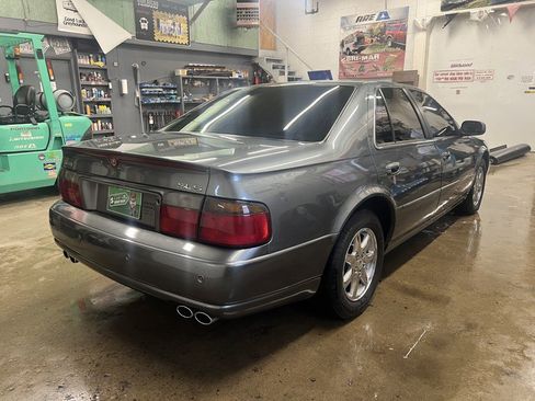 Used 2004 Cadillac Seville SLS w/ Preferred Equipment Group image 3