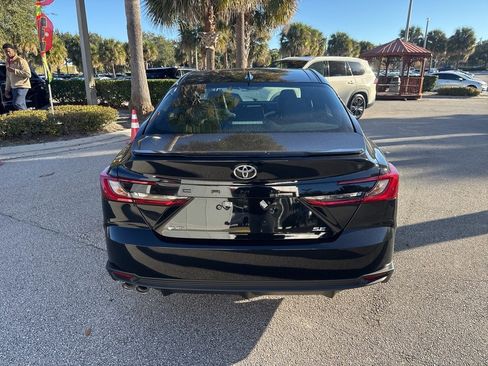 Used 2026 Toyota Camry SE image 6