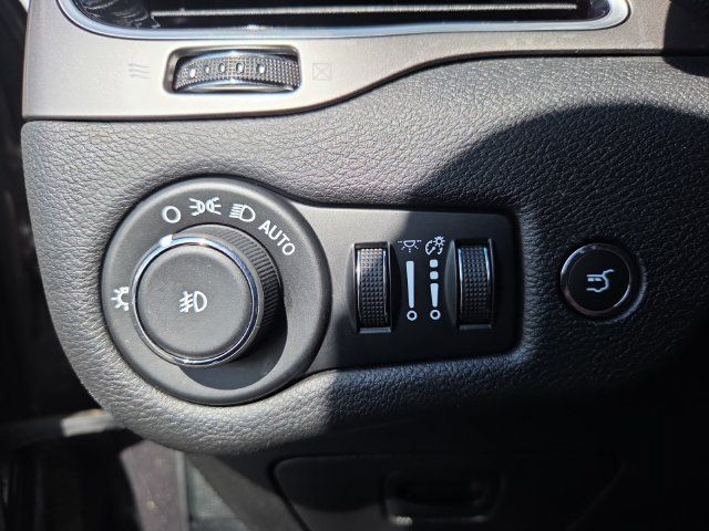 Used 2019 Jeep Cherokee Limited AWD/4WD image 25