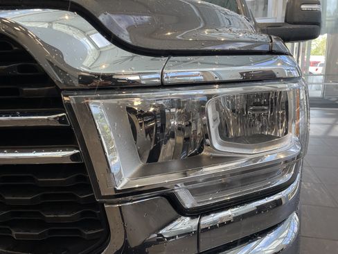Used 2024 RAM 2500 Tradesman w/ Safety Group AWD/4WD image 5