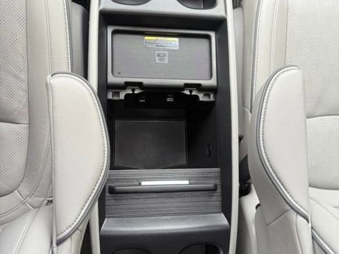Used 2024 Honda Odyssey Elite image 17