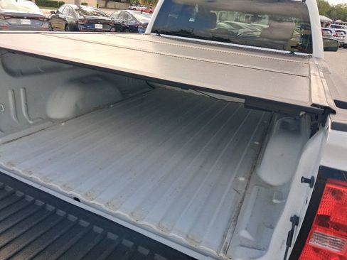 Used 2019 Chevrolet Silverado 1500 LT RWD image 11