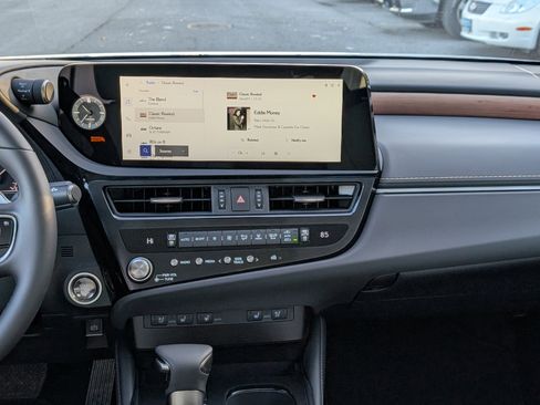 New 2025 Lexus ES 350 w/ Premium Package image 16