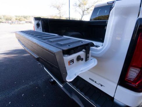 Used 2022 GMC Sierra 1500 SLT w/ SLT Premium Package image 11