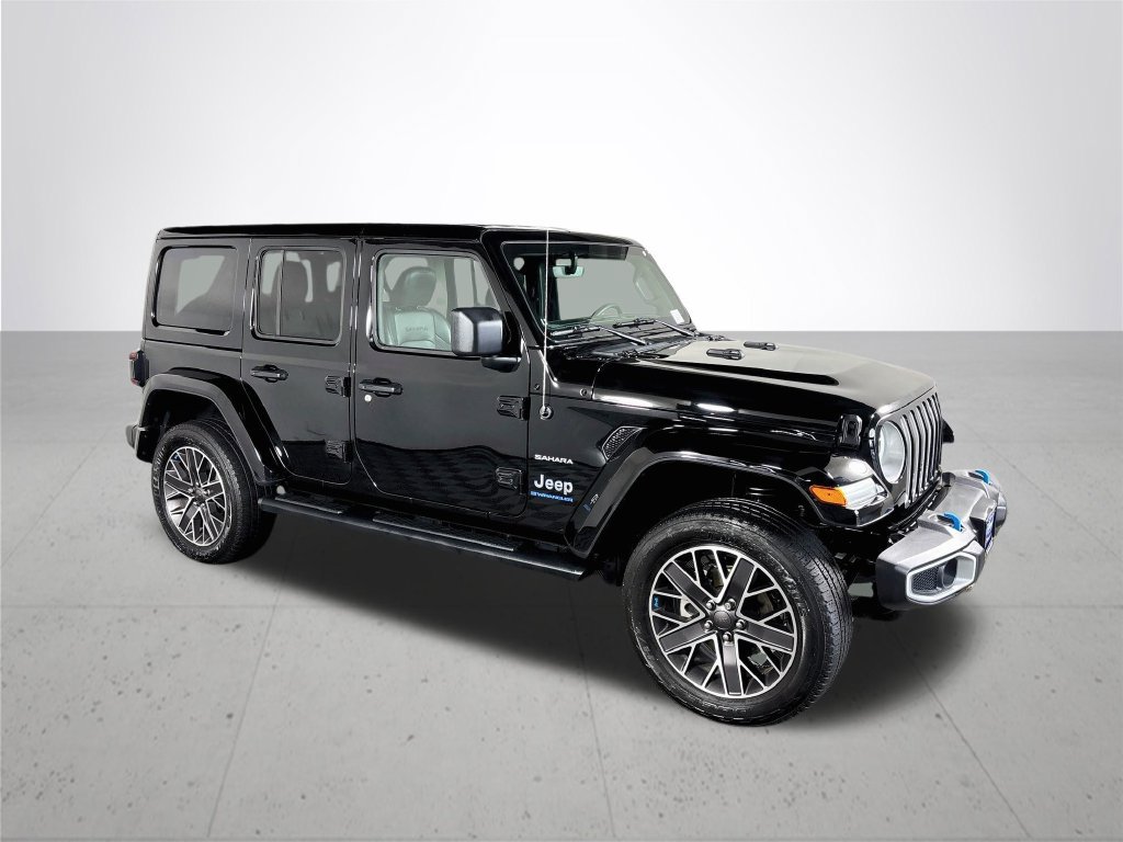 Used 2023 Jeep Wrangler Unlimited Sahara w/ Cold Weather Group AWD/4WD image 5