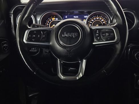 Used 2022 Jeep Wrangler Unlimited Sahara AWD/4WD image 11