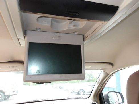Used 2013 Chrysler Town & Country Touring-L w/ Driver Convenience Group FWD image 5