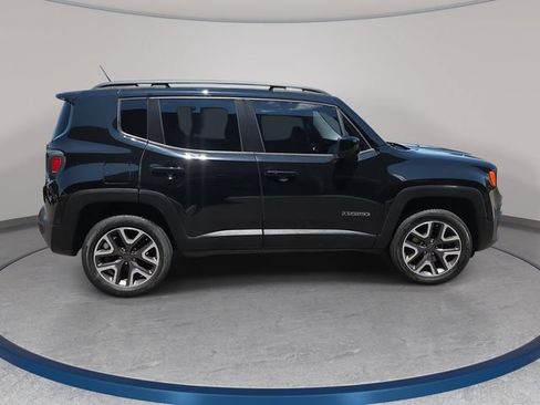Used 2016 Jeep Renegade Latitude w/ Popular Equipment Group AWD/4WD image 5