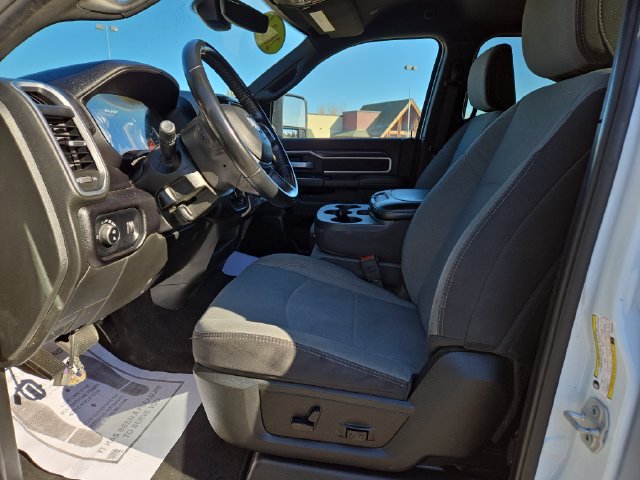 Used 2024 RAM 2500 Big Horn AWD/4WD image 3