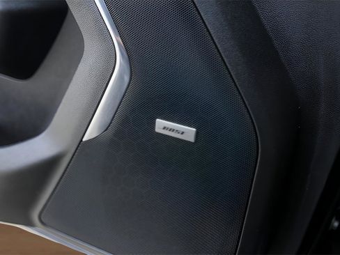 Used 2023 GMC Yukon XL AT4 w/ Technology Package image 17