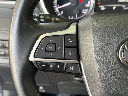 Used 2023 Toyota Highlander XLE image 27
