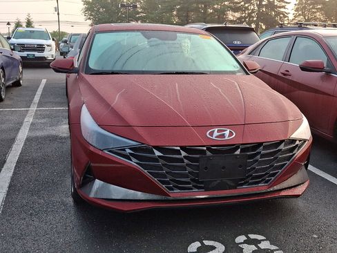 Used 2023 Hyundai Elantra Limited FWD image 4