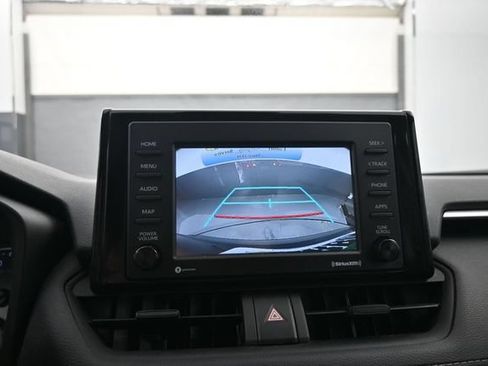 Used 2022 Toyota RAV4 LE FWD image 18