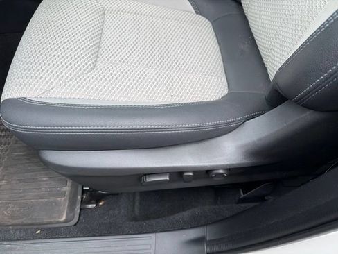 Used 2022 Subaru Forester Premium AWD/4WD image 9