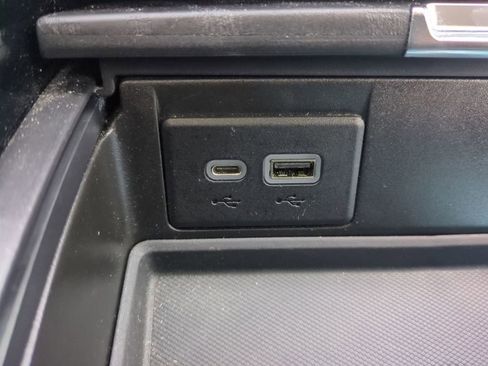 Used 2023 GMC Yukon XL Denali image 28