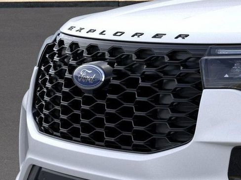 New 2026 Ford Explorer ST-Line w/ ST-Line Street Pack image 17