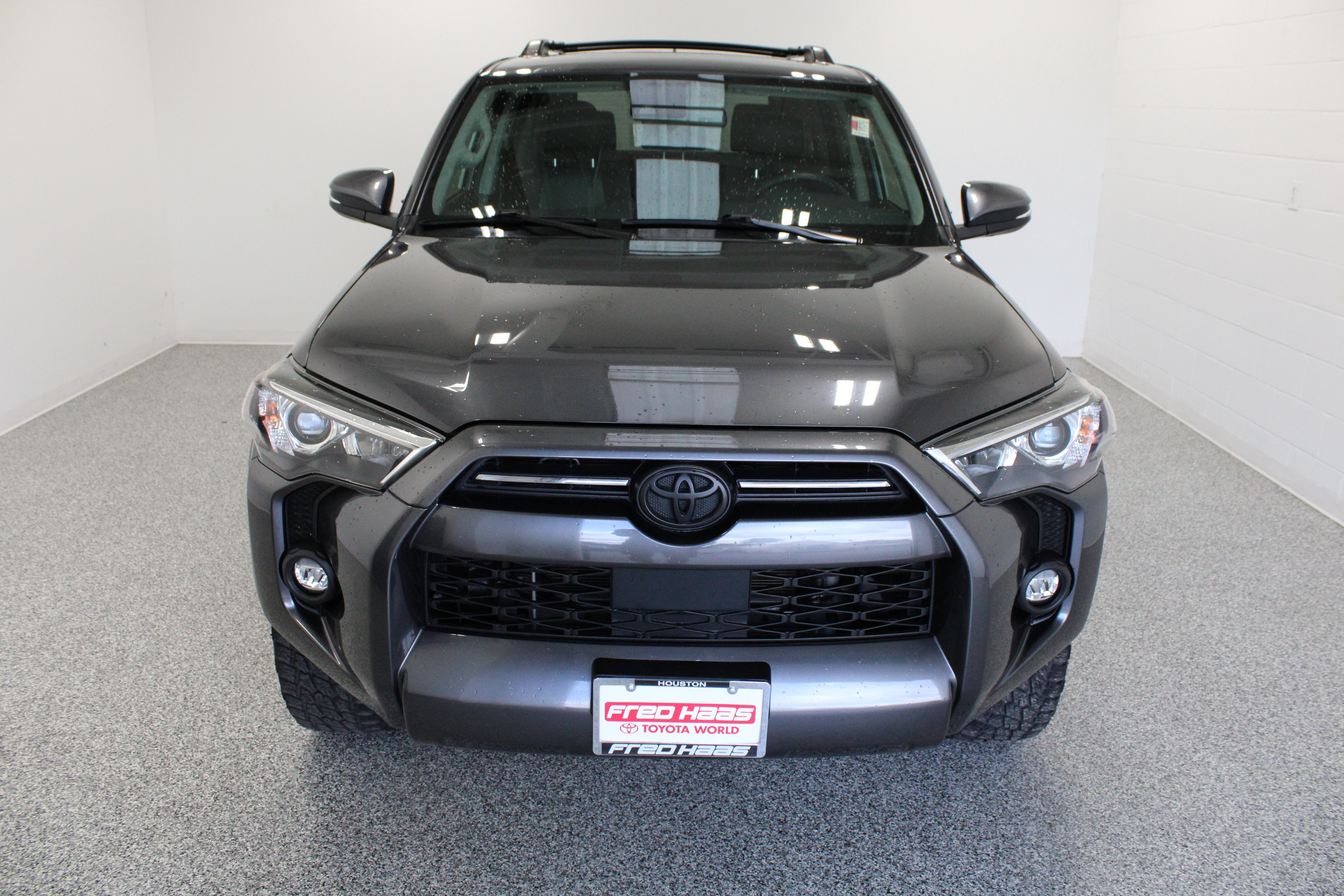 Used 2023 Toyota 4Runner SR5 Premium w/ Moonroof Package RWD image 3