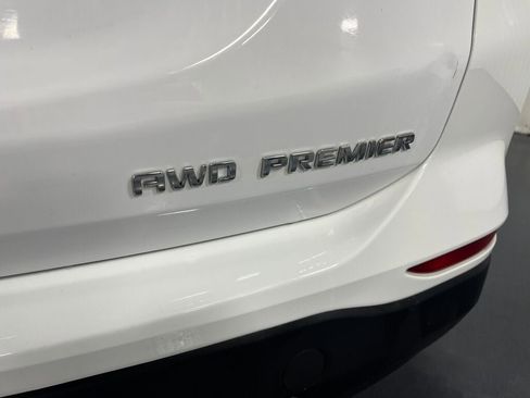 Used 2023 Chevrolet Equinox Premier image 19