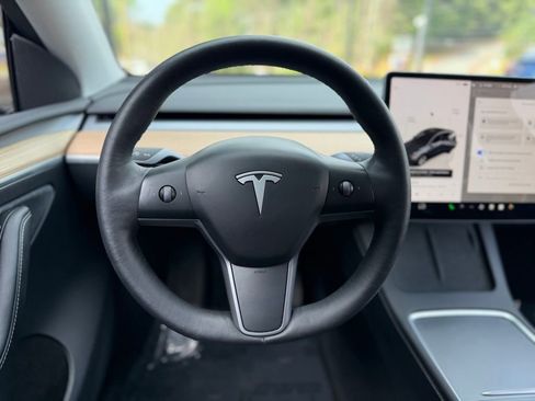 Used 2023 Tesla Model Y Long Range image 43