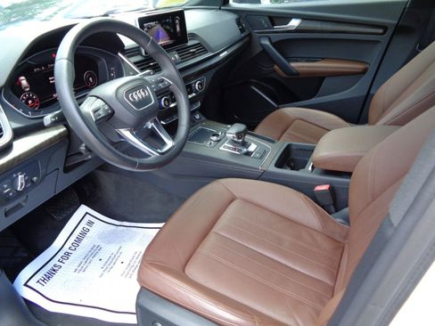 Used 2019 Audi Q5 2.0T Premium Plus w/ Premium Plus Package AWD/4WD image 10