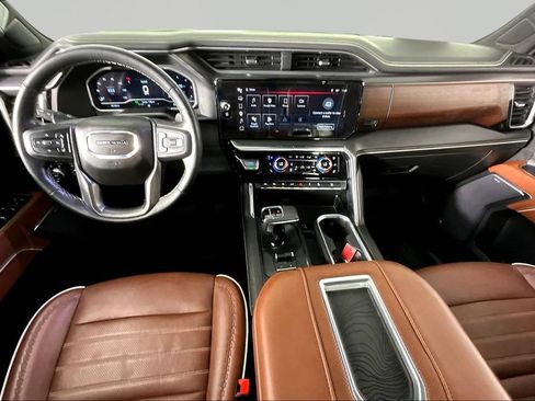 Used 2022 GMC Sierra 1500 Denali Ultimate AWD/4WD image 8