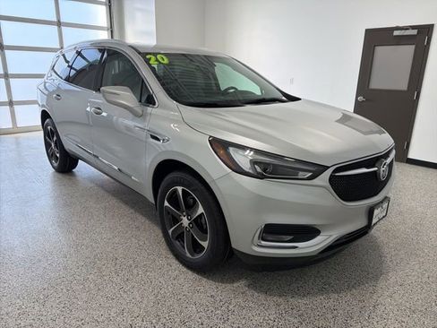 Used 2020 Buick Enclave Essence w/ Sport Touring Edition image 3