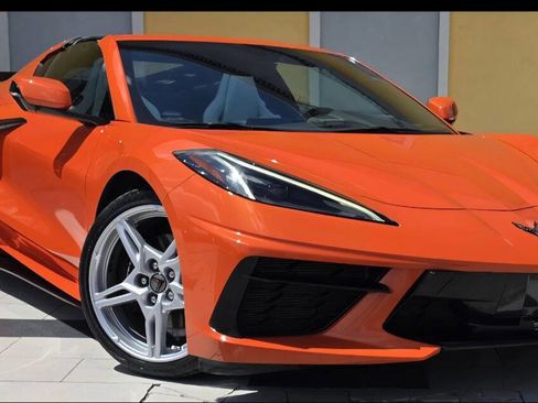 Used 2021 Chevrolet Corvette Stingray Coupe w/ 1LT RWD image 3