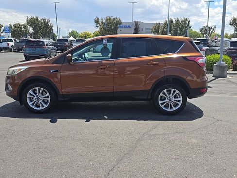 Used 2017 Ford Escape SE AWD/4WD image 5