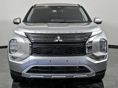 Used 2024 Mitsubishi Outlander SE AWD/4WD image 4
