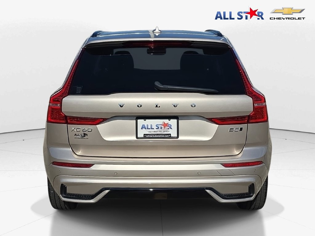 Used 2025 Volvo XC60 B5 Plus w/ Protection Package AWD/4WD image 4