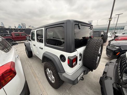 Used 2020 Jeep Wrangler Unlimited Sport S AWD/4WD image 2