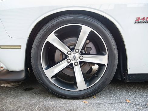 Used 2019 Dodge Challenger R/T w/ Driver Convenience Group image 4