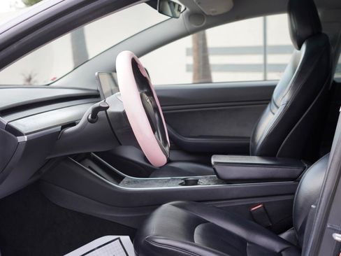 Used 2018 Tesla Model 3 Long Range RWD image 7