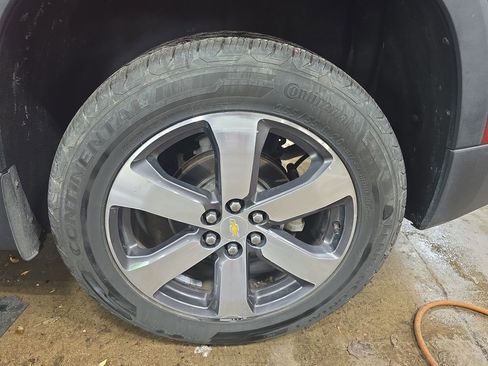 Used 2019 Chevrolet Traverse LT w/ LT Premium Package AWD/4WD image 32